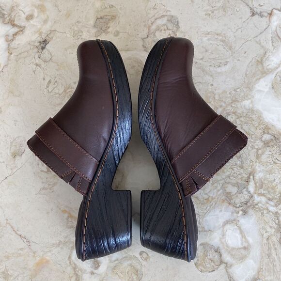 NWOT b.ø.c. | Brown Leather Clogs - Picture 8 of 12